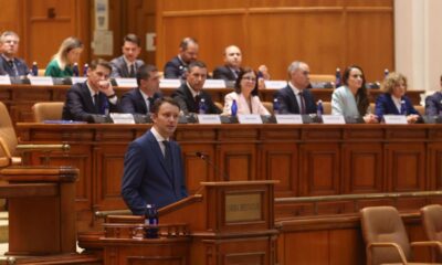 Guvernul Mureșan a picat la votul din Parlament. Cabinetul a primit 182 de voturi