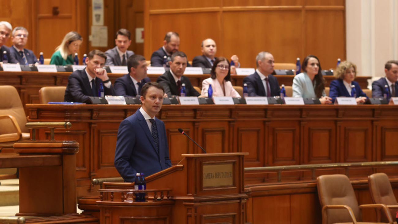 Guvernul Mureșan a picat la votul din Parlament. Cabinetul a primit 182 de voturi