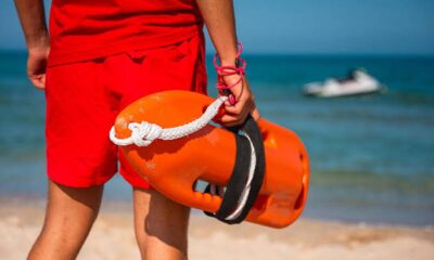Doi turiști, salvați în ultimul moment din mare la Eforie Nord. Curenții i-au tras în larg