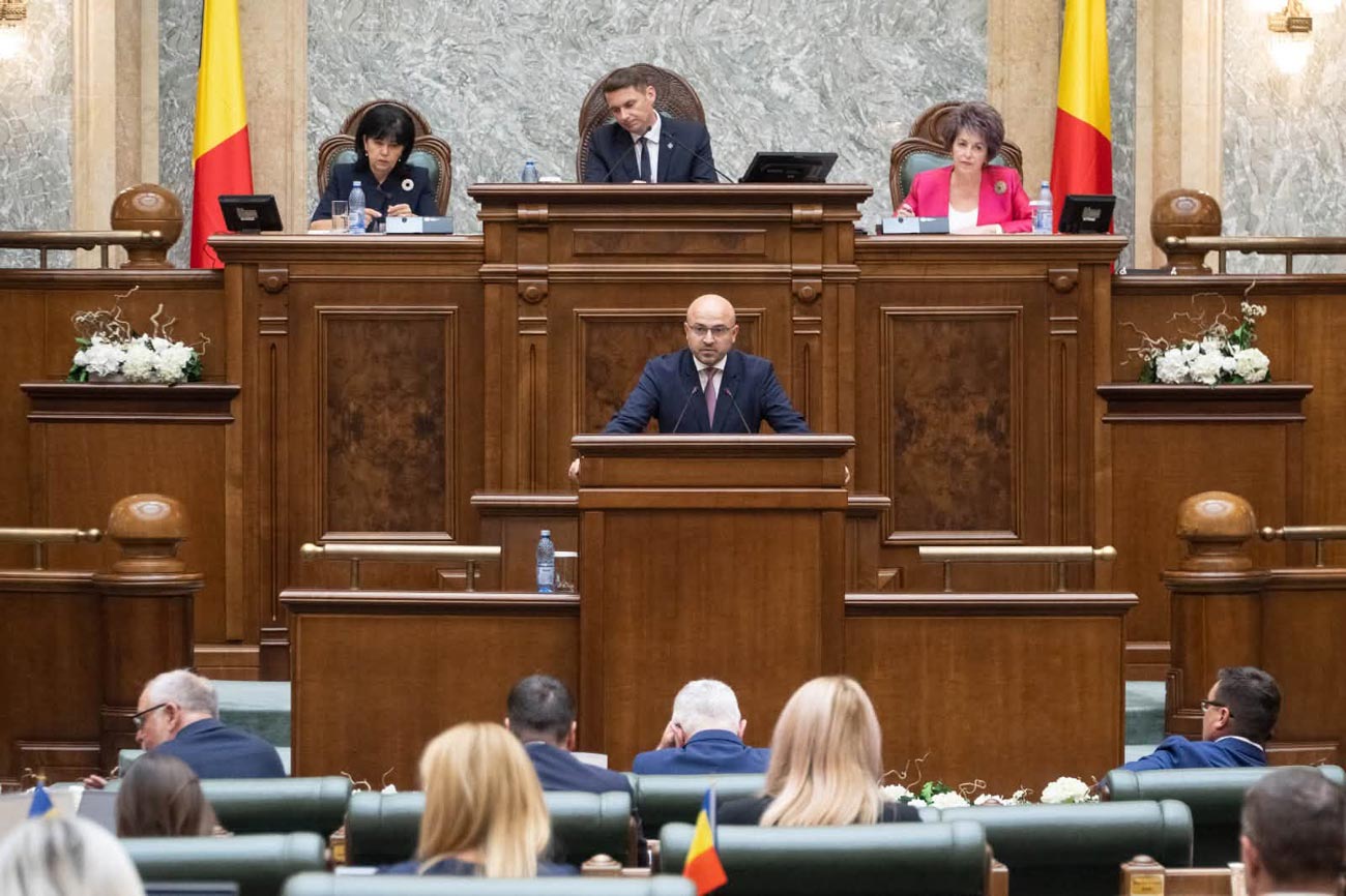 Senatorul PSD Sorin Moise a votat pentru uniforme școlare