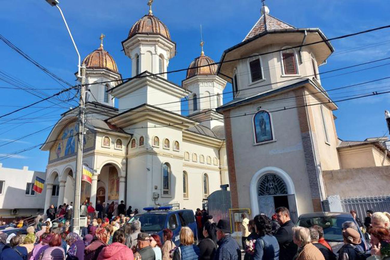 Credincioșii sunt așteptați la hramul Bisericii „Sfânta Parascheva”