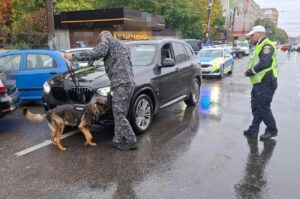Șoferii care circulă în zona unităților școlare, verificați de polițiști