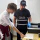 Elevi detectivi, viitorii polițiști! Activități practice de amprentare, utilizând tehnica criminalistică