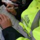 Conducea cu permisul suspendat și avea RCA și ITP expirate. A primit amenzi, dar are acum și dosar penal