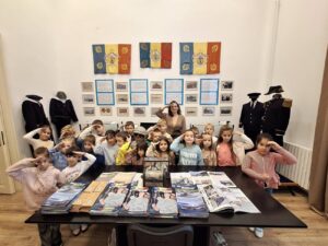 Călătorie fascinantă în lumea marinarilor militari, a tradițiilor și a poveștilor despre viața în uniformă