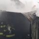 Trei case în flăcări, în municipiul Brăila. O femeie intoxicată cu fum, salvată de pompieri