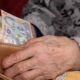 Când intră pensiile în octombrie 2026. Datele la care primesc banii pensionarii