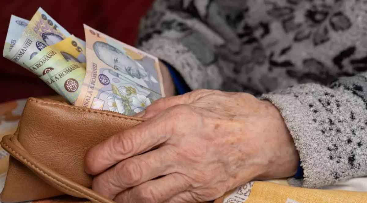 Când intră pensiile în octombrie 2026. Datele la care primesc banii pensionarii