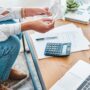 Ce se întâmplă cu datoriile unei persoane după moartea acesteia. Cine trebuie să le plătească