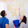 Cine trebuie să plătească reparația dacă te inundă vecinul? Ce spune legea