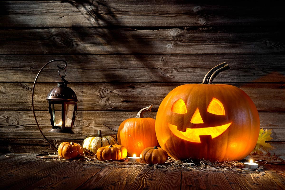 Halloween, de la ritualurile celților la sărbătoarea costumelor și a dovlecilor. Cum a cucerit lumea noaptea de 31 octombrieHalloween, de la ritualurile celților la sărbătoarea costumelor și a dovlecilor. Cum a cucerit lumea noaptea de 31 octombrie