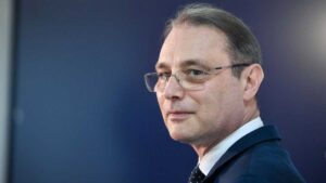 Luca Niculescu propune un acord politic pe șase luni. Ce măsuri urgente vrea să adopte viitorul Guvern