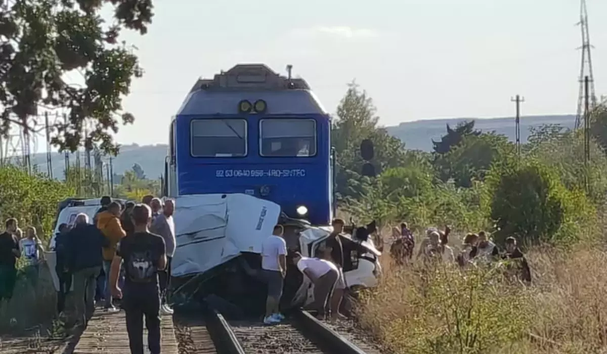 Mașină lovita de tren în Galați. 4 morți, printre care și un copil de 7 ani