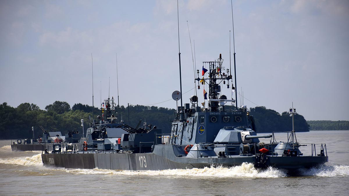 Posibile zgomote asemănătoare unor lovituri de tun. Se fac verificări la instalațiile de 100 mm la navele Flotilei Fluviale