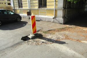 Pericol pentru elevi dar și pentru ceilalți pietoni, în zona Colegiului ”Murgoci”