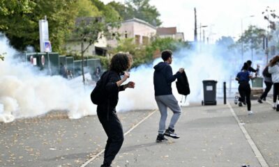 Violențe fără precedent în școlile din Franța: Profesori stropiți cu benzină și incendii la licee