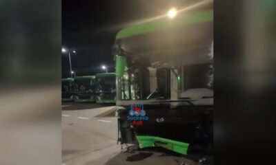 Mașini distruse, un stâlp doborât - pagubele produse de un șofer de autobuz prins băut la volan