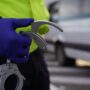 Tânăr de 17 ani, reținut pentru ultraj după ce ar fi agresat un polițist